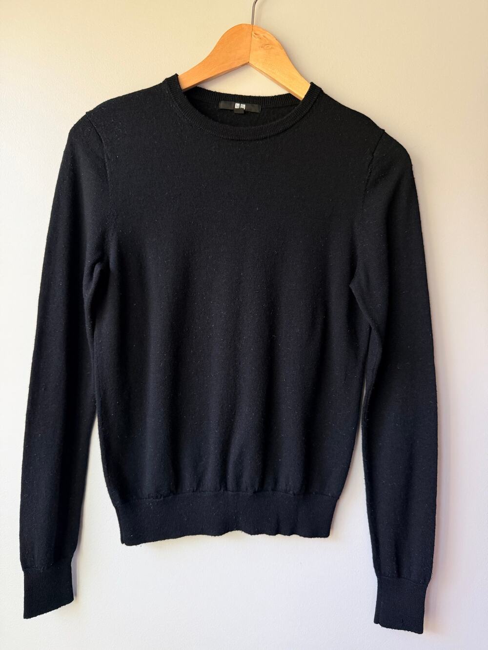 Uniqlo womens size XS wool crew neck sweater black
